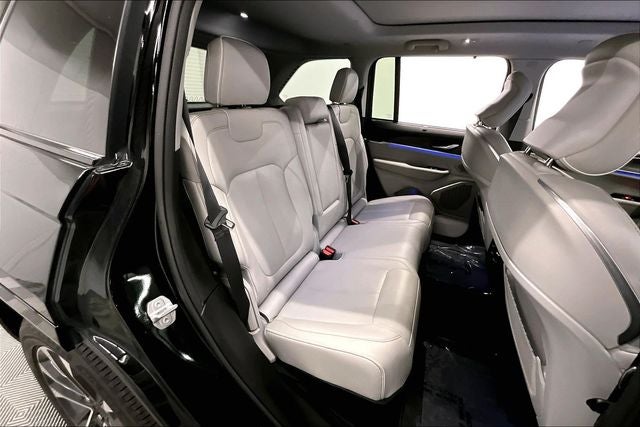2023 Jeep Grand Cherokee Overland 4x4-Pano Roof-Htd/Cooled Massaging Leather
