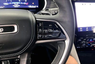 2023 Jeep Grand Cherokee Overland 4x4-Pano Roof-Htd/Cooled Massaging Leather