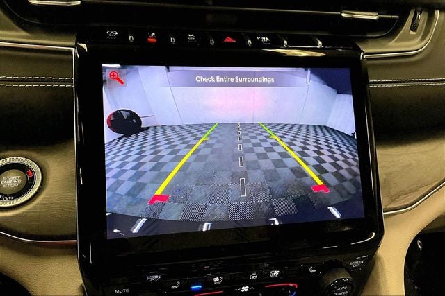 2023 Jeep Grand Cherokee Overland 4x4-Pano Roof-Htd/Cooled Massaging Leather