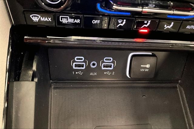 2023 Jeep Grand Cherokee Overland 4x4-Pano Roof-Htd/Cooled Massaging Leather