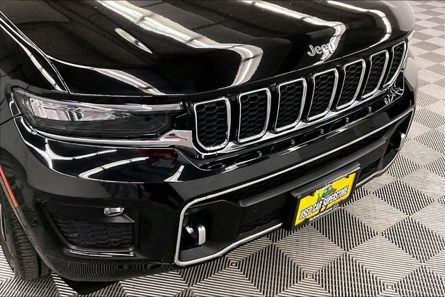 2023 Jeep Grand Cherokee Overland 4x4-Pano Roof-Htd/Cooled Massaging Leather