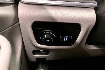 2023 Jeep Grand Cherokee Overland 4x4-Pano Roof-Htd/Cooled Massaging Leather