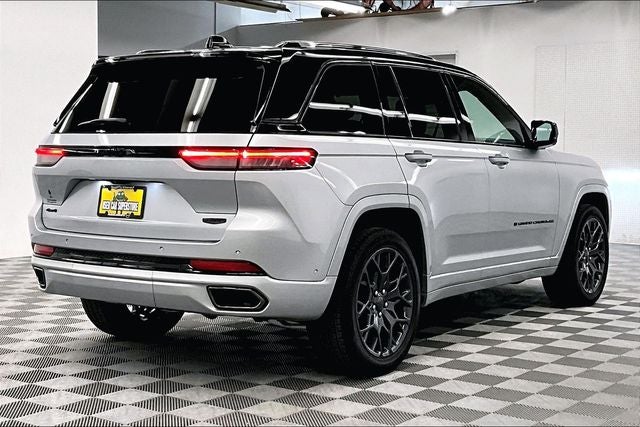 2025 Jeep Grand Cherokee Summit