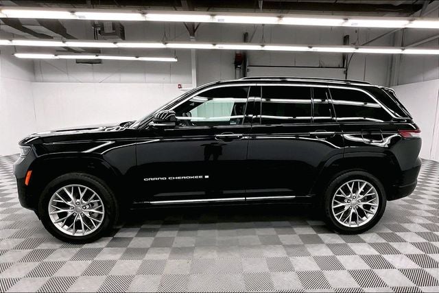 2024 Jeep Grand Cherokee Summit 4x4 - Pano Roof - Htd/Cooled Massaging Seats