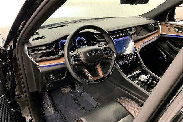 2024 Jeep Grand Cherokee Summit 4x4 - Pano Roof - Htd/Cooled Massaging Seats