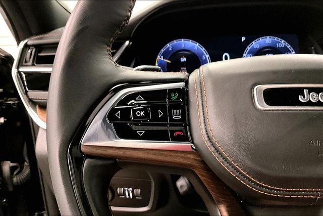 2024 Jeep Grand Cherokee Summit 4x4 - Pano Roof - Htd/Cooled Massaging Seats