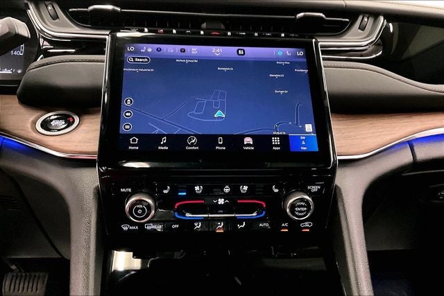 2024 Jeep Grand Cherokee Summit 4x4 - Pano Roof - Htd/Cooled Massaging Seats