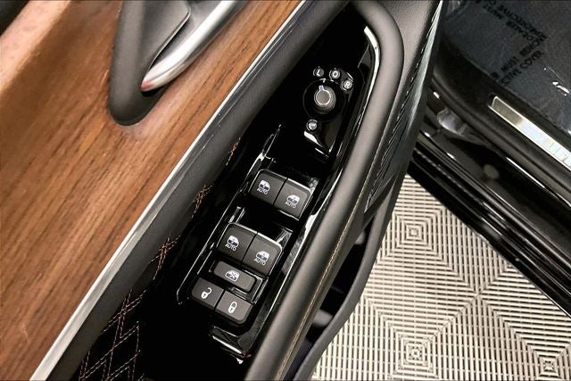 2024 Jeep Grand Cherokee Summit 4x4 - Pano Roof - Htd/Cooled Massaging Seats