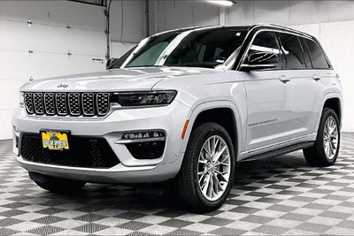 2023 Jeep Grand Cherokee Summit 4x4-Pano Roof-Htd/Cooled Massaging Leather