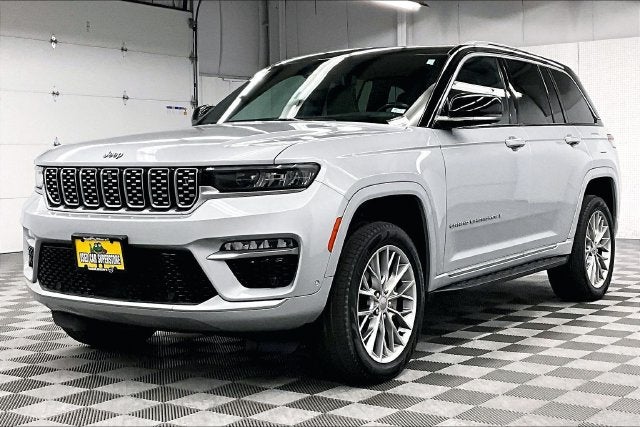 2023 Jeep Grand Cherokee Summit 4x4-Pano Roof-Htd/Cooled Massaging Leather