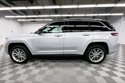 2023 Jeep Grand Cherokee Summit 4x4-Pano Roof-Htd/Cooled Massaging Leather