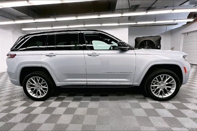 2023 Jeep Grand Cherokee Summit 4x4-Pano Roof-Htd/Cooled Massaging Leather
