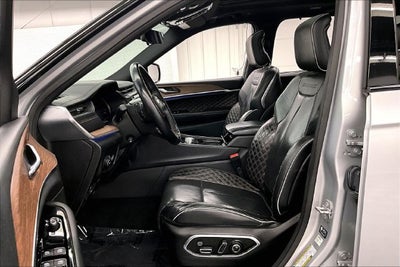 2023 Jeep Grand Cherokee Summit 4x4-Pano Roof-Htd/Cooled Massaging Leather