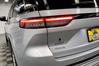 2023 Jeep Grand Cherokee Summit 4x4-Pano Roof-Htd/Cooled Massaging Leather
