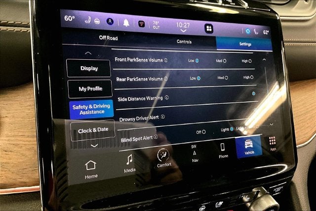 2023 Jeep Grand Cherokee Summit 4x4-Pano Roof-Htd/Cooled Massaging Leather