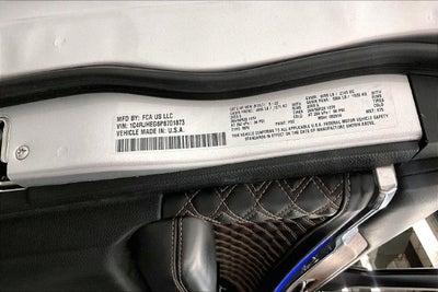 2023 Jeep Grand Cherokee Summit 4x4-Pano Roof-Htd/Cooled Massaging Leather