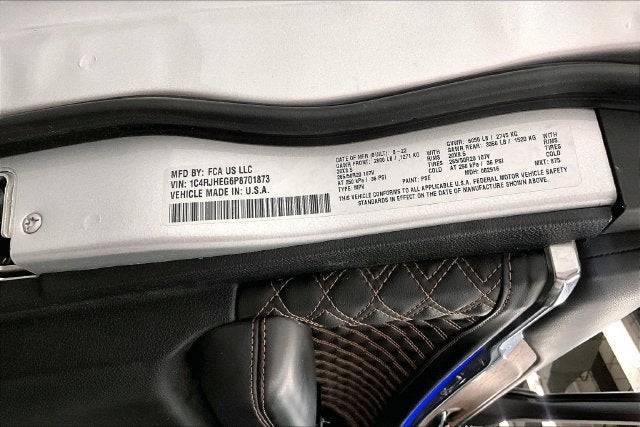 2023 Jeep Grand Cherokee Summit 4x4-Pano Roof-Htd/Cooled Massaging Leather