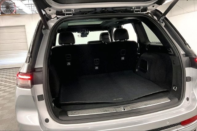 2023 Jeep Grand Cherokee Summit 4x4-Pano Roof-Htd/Cooled Massaging Leather