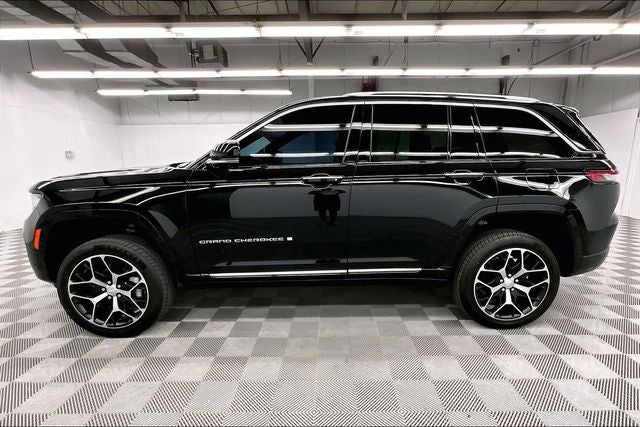 2023 Jeep Grand Cherokee Summit Reserve 4x4-Pano Roof-Htd/Cooled Massaging Leather