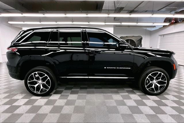 2023 Jeep Grand Cherokee Summit Reserve 4x4-Pano Roof-Htd/Cooled Massaging Leather