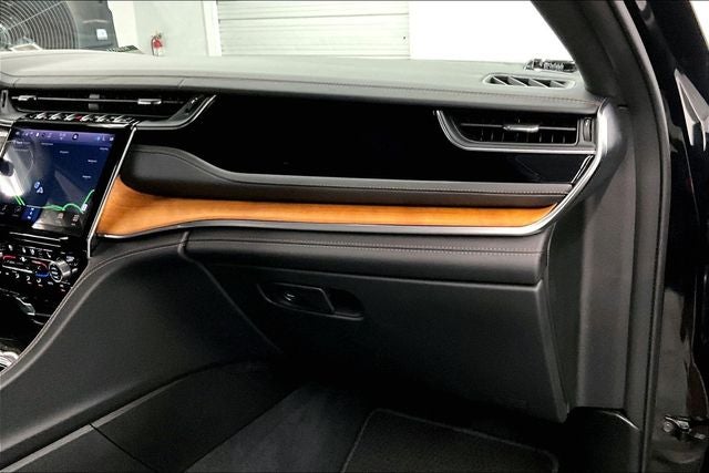 2023 Jeep Grand Cherokee Summit Reserve 4x4-Pano Roof-Htd/Cooled Massaging Leather