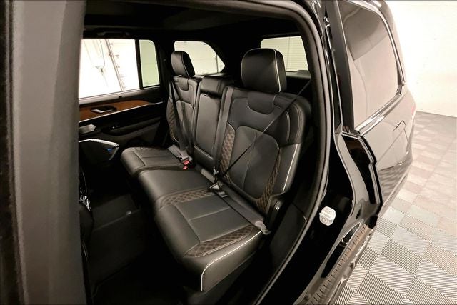 2023 Jeep Grand Cherokee Summit Reserve 4x4-Pano Roof-Htd/Cooled Massaging Leather