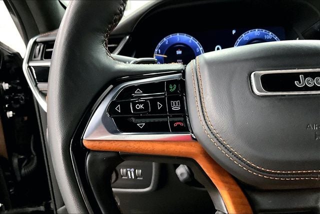 2023 Jeep Grand Cherokee Summit Reserve 4x4-Pano Roof-Htd/Cooled Massaging Leather
