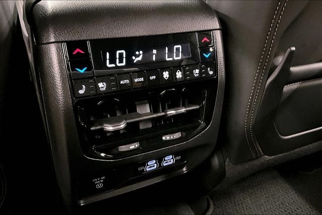 2023 Jeep Grand Cherokee Summit Reserve 4x4-Pano Roof-Htd/Cooled Massaging Leather