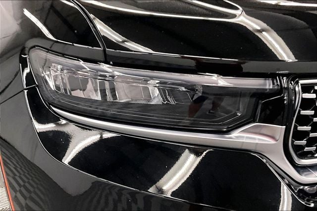 2023 Jeep Grand Cherokee Summit Reserve 4x4-Pano Roof-Htd/Cooled Massaging Leather