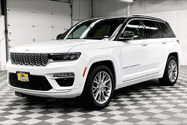 2024 Jeep Grand Cherokee Summit 4x4 - Pano Roof - Htd/Cooled Massaging Leather