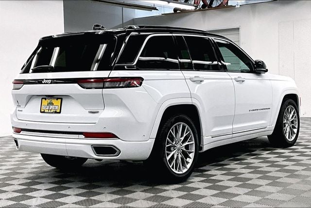 2024 Jeep Grand Cherokee Summit 4x4 - Pano Roof - Htd/Cooled Massaging Leather