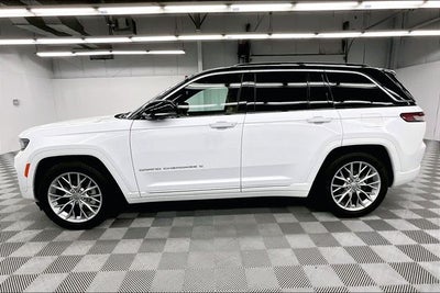 2024 Jeep Grand Cherokee Summit 4x4 - Pano Roof - Htd/Cooled Massaging Leather
