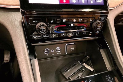 2024 Jeep Grand Cherokee Summit 4x4 - Pano Roof - Htd/Cooled Massaging Leather