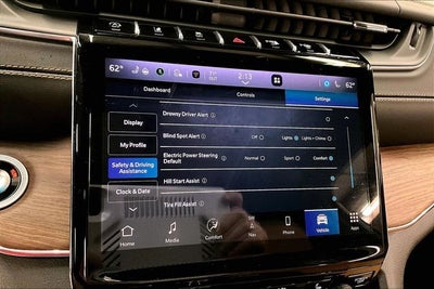 2024 Jeep Grand Cherokee Summit 4x4 - Pano Roof - Htd/Cooled Massaging Leather