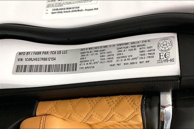 2024 Jeep Grand Cherokee Summit 4x4 - Pano Roof - Htd/Cooled Massaging Leather