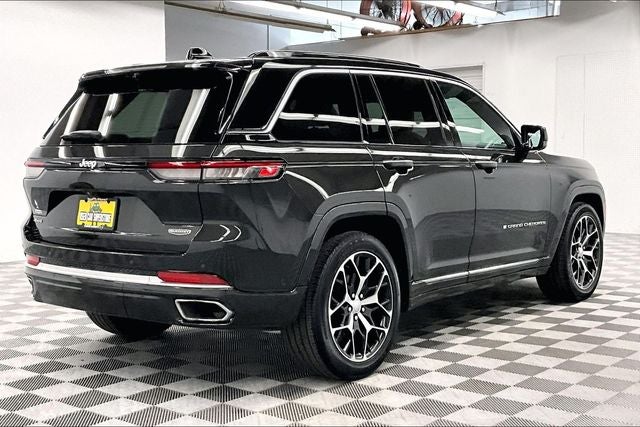 2024 Jeep Grand Cherokee Summit Reserve 4x4-Pano Roof-Htd/Cooled Massaging Leather