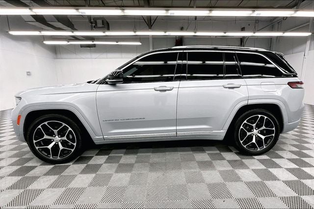 2022 Jeep Grand Cherokee Summit Reserve 4x4-Pano Roof-Htd/Cooled Massaging Leather