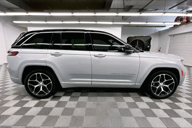 2022 Jeep Grand Cherokee Summit Reserve 4x4-Pano Roof-Htd/Cooled Massaging Leather