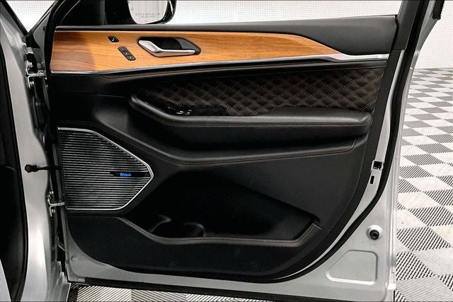 2022 Jeep Grand Cherokee Summit Reserve 4x4-Pano Roof-Htd/Cooled Massaging Leather