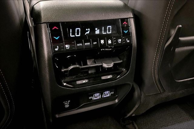 2022 Jeep Grand Cherokee Summit Reserve 4x4-Pano Roof-Htd/Cooled Massaging Leather