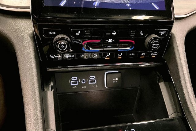 2023 Jeep Grand Cherokee L Limited 4x4-Pano Roof-Adaptive Cruise-Htd Seats