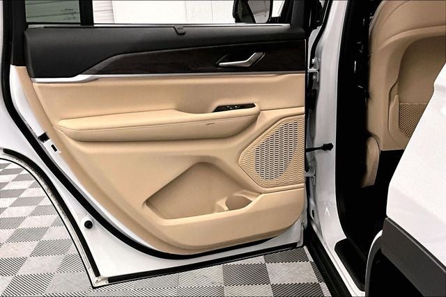 2023 Jeep Grand Cherokee L Limited 4x4-Adaptive Cruise-Htd/Cooled Seats-Remote Start