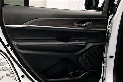 2023 Jeep Grand Cherokee L Limited 4x4-Pano Roof-Adaptive Cruise-Htd Seats