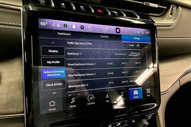 2023 Jeep Grand Cherokee L Overland 4X4-Pano Roof-3RD row