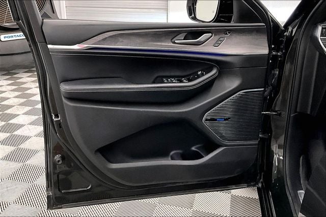 2022 Jeep Grand Cherokee L Overland 4x4-Pano Roof-Htd/Cooled Massaging Seats