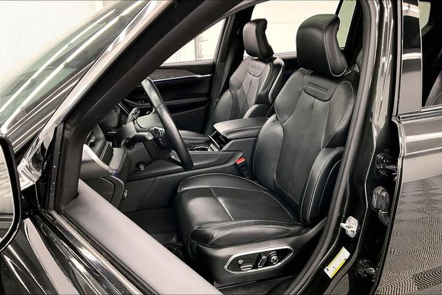 2022 Jeep Grand Cherokee L Overland 4x4-Pano Roof-Htd/Cooled Massaging Seats