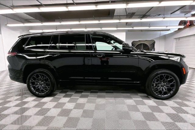 2025 Jeep Grand Cherokee L Summit 4x4-Pano Roof-Htd/Cooled Massaging Leather
