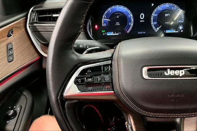 2025 Jeep Grand Cherokee L Summit 4x4-Pano Roof-Htd/Cooled Massaging Leather
