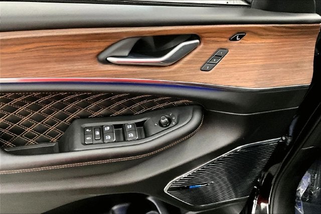 2025 Jeep Grand Cherokee L Summit 4x4-Pano Roof-Htd/Cooled Massaging Leather