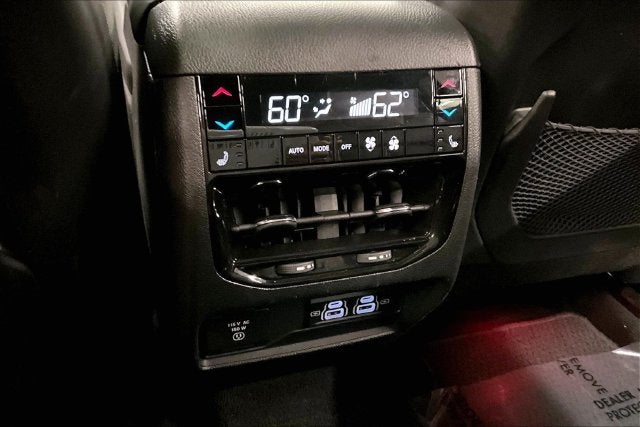 2025 Jeep Grand Cherokee L Summit 4x4-Pano Roof-Htd/Cooled Massaging Leather